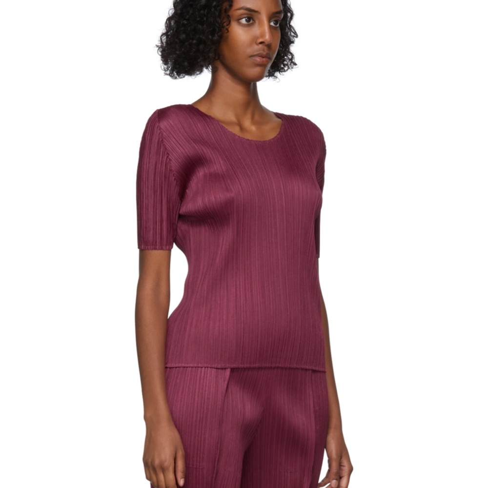 PLEATS PLEASE ISSEY MIYAKE TSHIRT